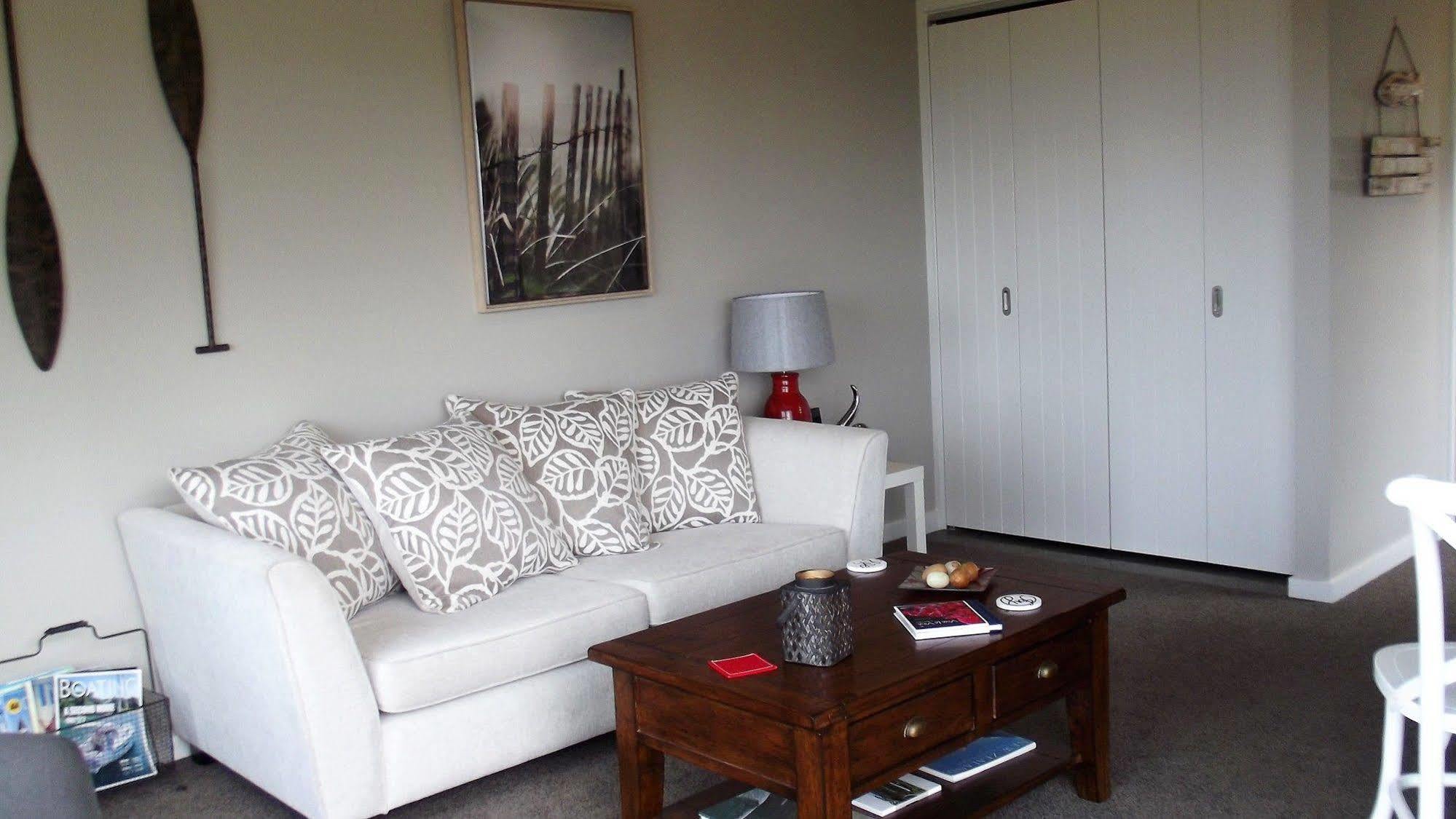 The Lakeview House Taupo Exterior photo